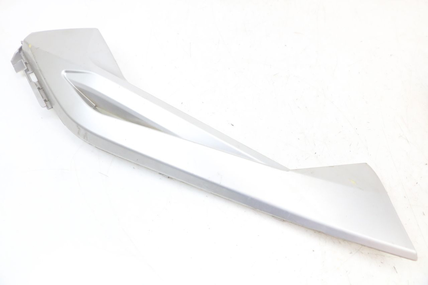 photo de CARENA PEDANA CONGIUNZIONE SINISTRA LONGJIA EASY MAX 125 (2020 - 2024) - Dettaglio del componente