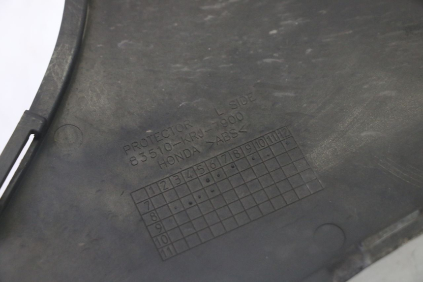 photo de JUNTA PEDANA SINISTRA HONDA FES S-WING SWING ABS 125 (2007 - 2015) - Dettagli dei punti di fissaggio