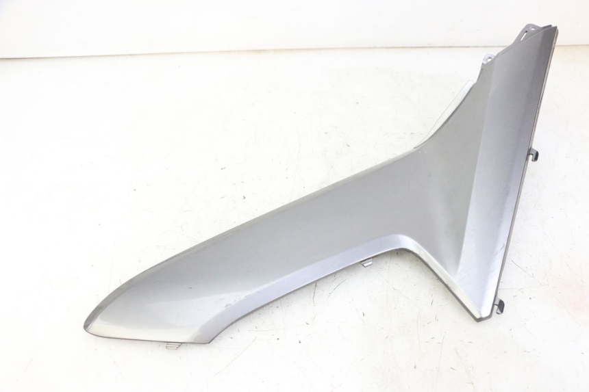 photo de CARENA PEDANA CONGIUNZIONE SINISTRA HONDA FORZA ABS 300 (2013 - 2017) - Marcature e riferimenti originali