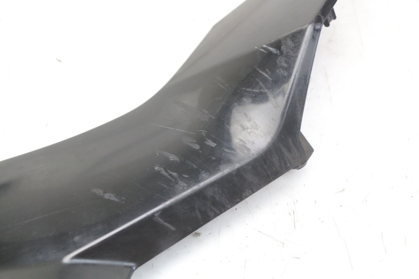 photo de CARENA PEDANA CONGIUNZIONE SINISTRA HONDA FORZA 125 (2015 - 2016) - Stato della superficie e materiale