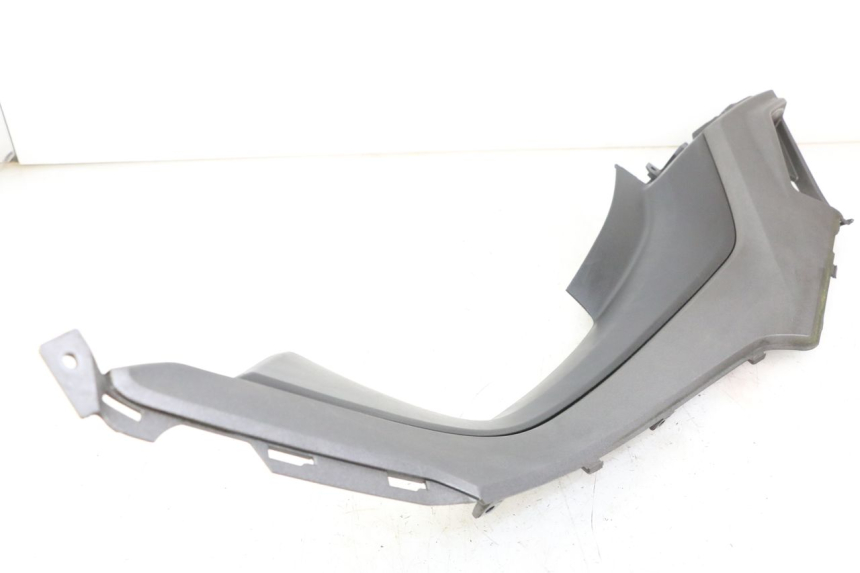 photo de CARENA PEDANA CONGIUNZIONE SINISTRA KYMCO X-TOWN XTOWN 125 (2016 - 2021) - Dettagli dei punti di fissaggio