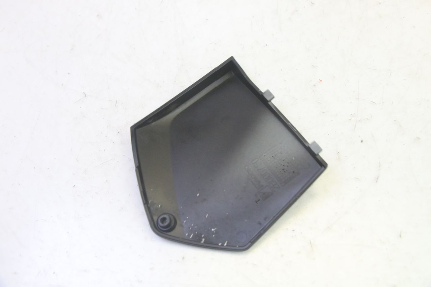 photo de CARENA PEDANA CONGIUNZIONE SINISTRA PIAGGIO MP3 HPE 350 (2018 - 2020) - Altra angolazione