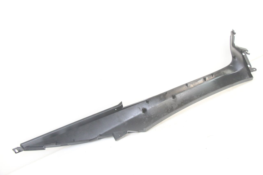 photo de CARENA PEDANA CONGIUNZIONE SINISTRA PIAGGIO MP3 500 (2014 - 2017) - Primo piano tecnico