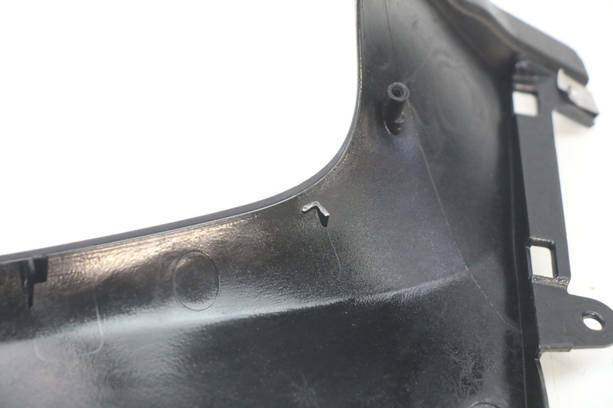 photo de CARENA PEDANA CONGIUNZIONE SINISTRA PIAGGIO MP3 500 (2014 - 2017) - Stato della superficie e materiale