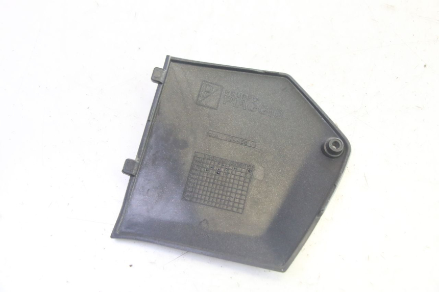 photo de CARENA PEDANA CONGIUNZIONE SINISTRA PIAGGIO MP3 RL 250 (2006 - 2010) - Zoom sullo stato d'uso