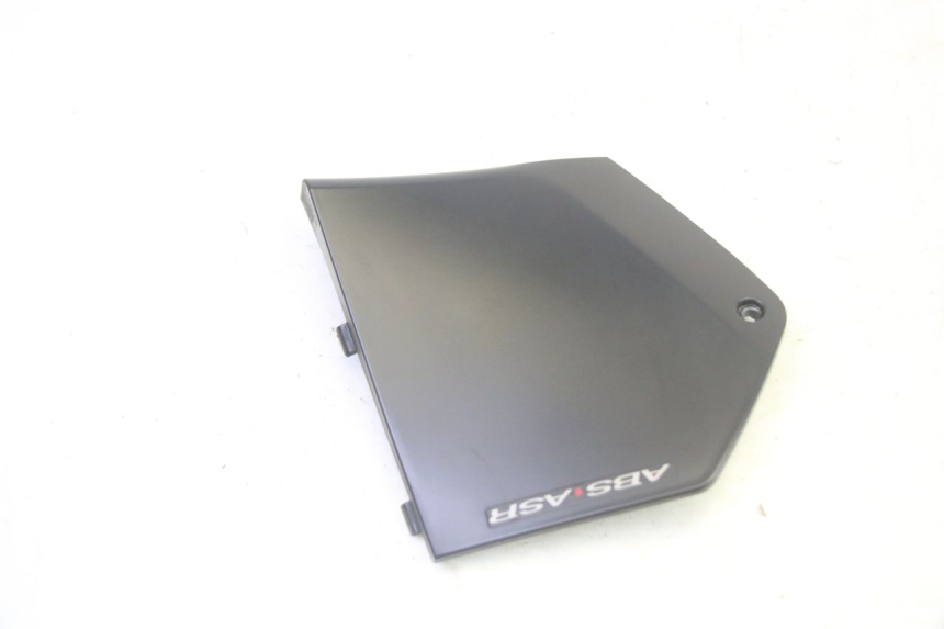 photo de CARENA PEDANA CONGIUNZIONE SINISTRA PIAGGIO MP3 500 (2016 - 2018) - Dettaglio del componente