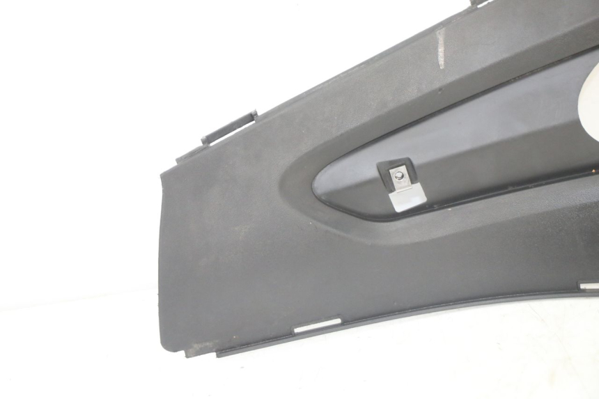 photo de CARENA PEDANA CONGIUNZIONE SINISTRA GILERA RUNNER SP 50 (2006 - 2008) - Dettaglio del componente