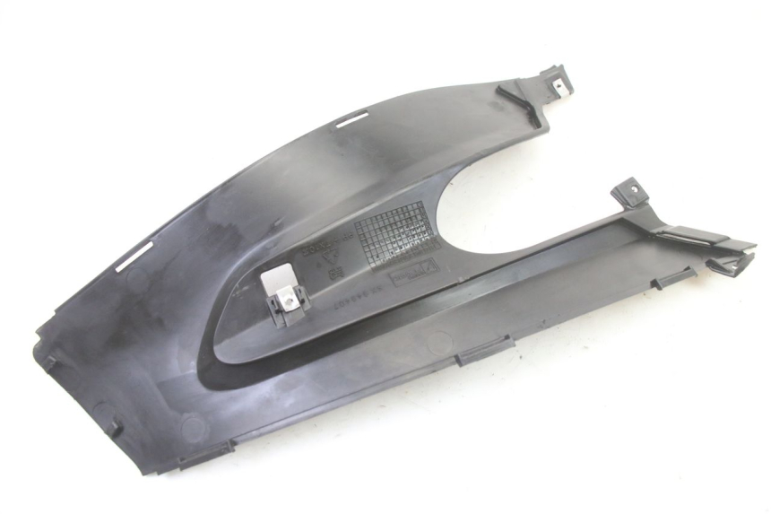 photo de CARENA PEDANA CONGIUNZIONE SINISTRA GILERA RUNNER SP 50 (2006 - 2008) - Dettagli dei punti di fissaggio