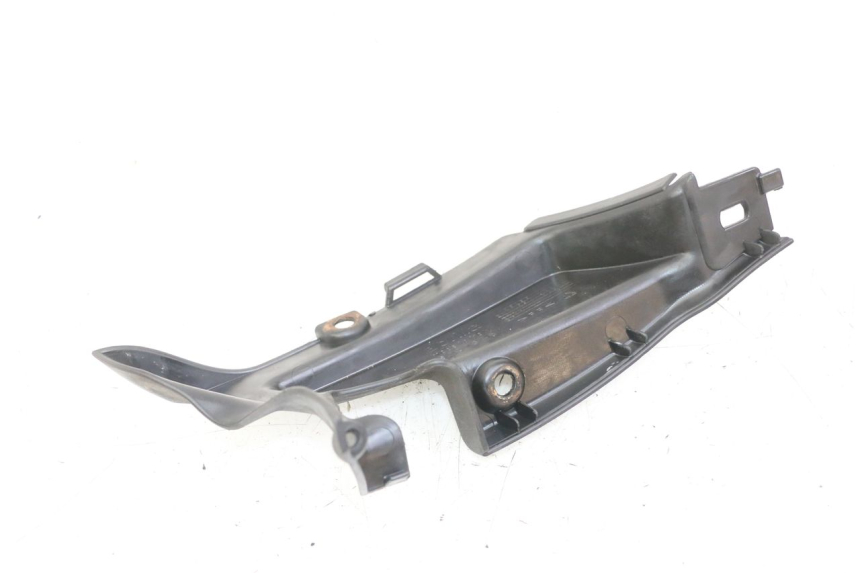 photo de CARENA PEDANA CONGIUNZIONE SINISTRA APRILIA SCARABEO GT TOURING 125 (1999 - 2005) - Zoom sullo stato d'uso