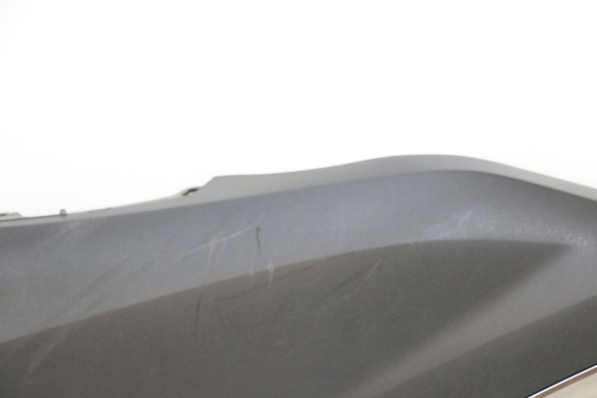 photo de CARENA PEDANA CONGIUNZIONE SINISTRA YAMAHA TRICITY 300 (2020 - 2024) - Dettagli dei punti di fissaggio