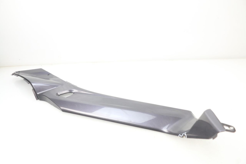 photo de JUNZIONE PEDANA SINISTRA YAMAHA XMAX X-MAX 125 (2006 - 2009) - Dettagli dei punti di fissaggio