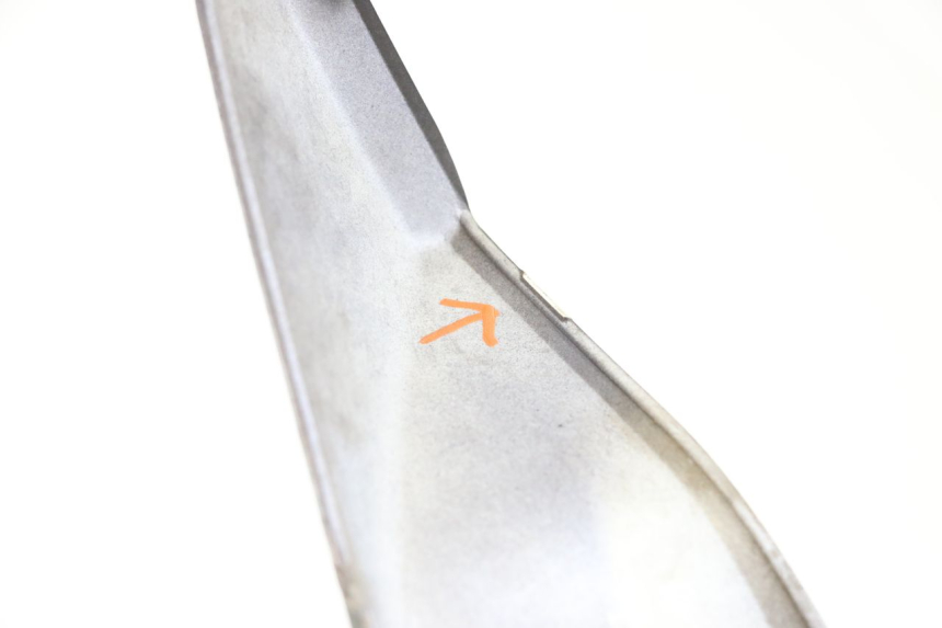 photo de JUNZIONE PEDANA SINISTRA YAMAHA XMAX X-MAX 125 (2006 - 2009) - Altra angolazione