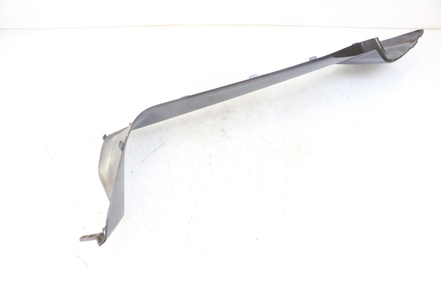 photo de JUNZIONE PEDANA SINISTRA YAMAHA XMAX X-MAX 125 (2006 - 2009) - Stato della superficie e materiale