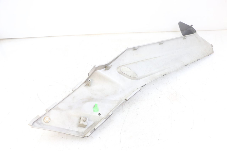 photo de JUNZIONE PEDANA SINISTRA YAMAHA XMAX X-MAX 125 (2006 - 2009) - Dettaglio del componente