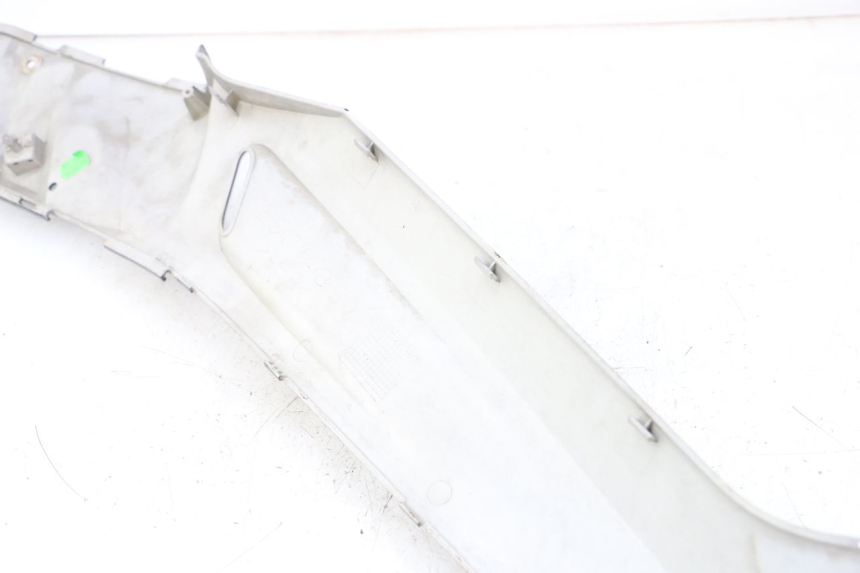 photo de JUNZIONE PEDANA SINISTRA YAMAHA XMAX X-MAX 125 (2006 - 2009) - Altra angolazione