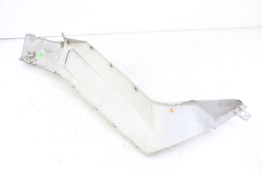 photo de JUNZIONE PEDANA SINISTRA YAMAHA XMAX X-MAX 125 (2006 - 2009) - Dettagli dei punti di fissaggio