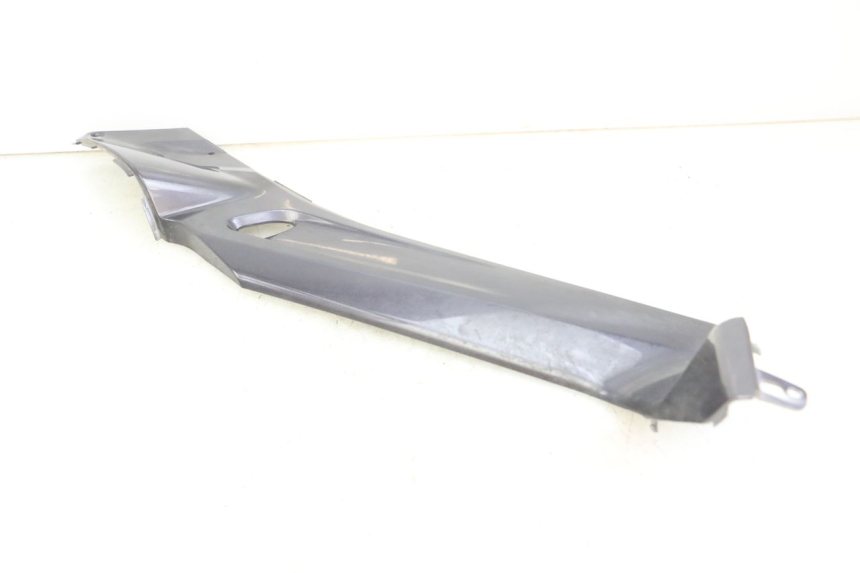 photo de JUNZIONE PEDANA SINISTRA YAMAHA XMAX X-MAX 125 (2006 - 2009) - Stato della superficie e materiale