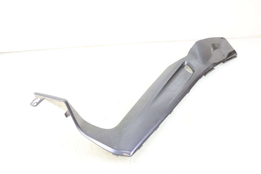 photo de JUNZIONE PEDANA SINISTRA YAMAHA XMAX X-MAX 125 (2006 - 2009) - Marcature e riferimenti originali