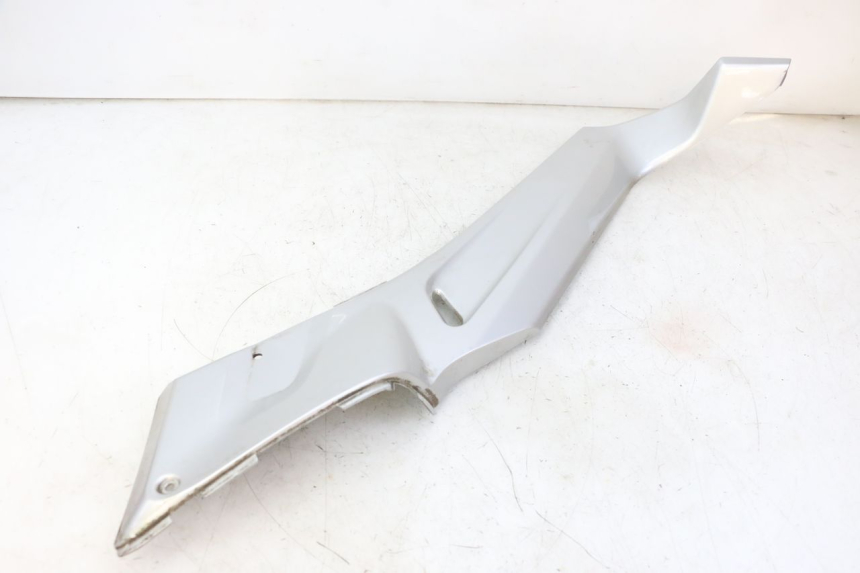 photo de CARENA PEDANA CONGIUNZIONE SINISTRA YAMAHA X-MAX XMAX 250 (2006 - 2009) - Altra vista dell'articolo