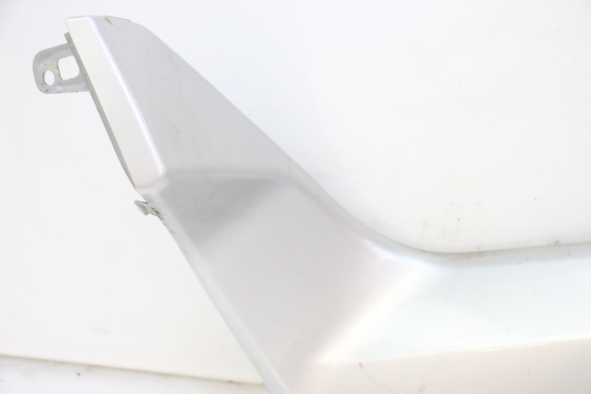 photo de CARENA PEDANA CONGIUNZIONE SINISTRA YAMAHA X-MAX XMAX 250 (2006 - 2009) - Ispezione visiva dettagliata