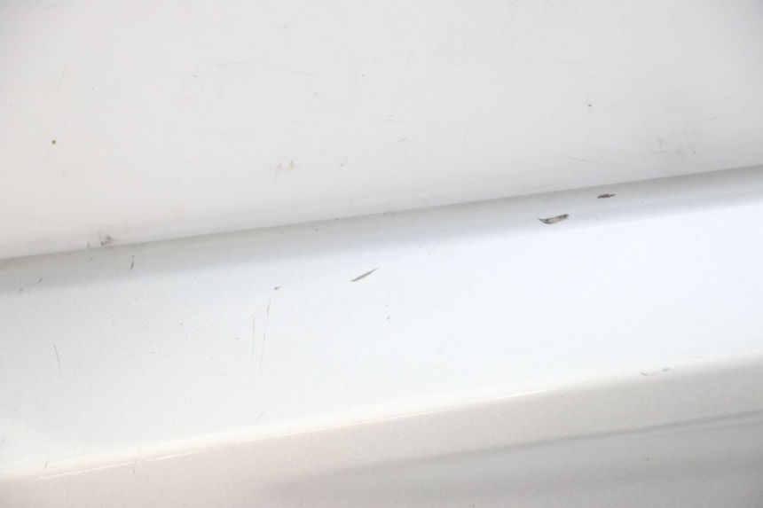 photo de CARENA PEDANA CONGIUNZIONE SINISTRA YAMAHA X-MAX XMAX 250 (2006 - 2009) - Focus sulla struttura