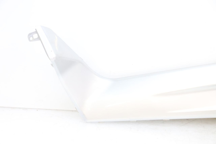 photo de JUNZIONE PEDANA SINISTRA YAMAHA XMAX X-MAX 125 (2006 - 2009) - Angolazione alternativa