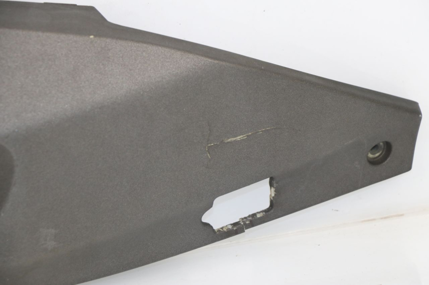 photo de CARENA PEDANA CONGIUNZIONE SINISTRA KYMCO XCITING 500 (2007 - 2010) - Caratteristiche distintive