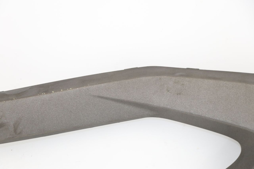 photo de CARENA PEDANA CONGIUNZIONE SINISTRA KYMCO XCITING 500 (2007 - 2010) - Primo piano ad alta risoluzione