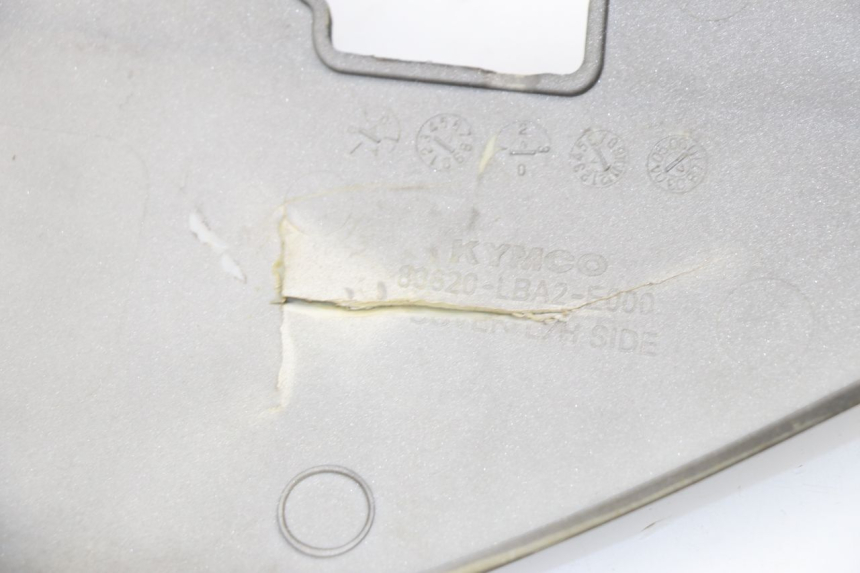 photo de CARENA PEDANA CONGIUNZIONE SINISTRA KYMCO XCITING 500 (2007 - 2010) - Primo piano tecnico