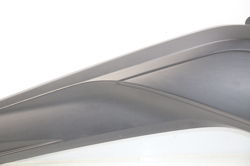 photo de Giunto pedana sinistra YAMAHA YP X-MAX XMAX 400 (2014 - 2017) - Stato della superficie e materiale