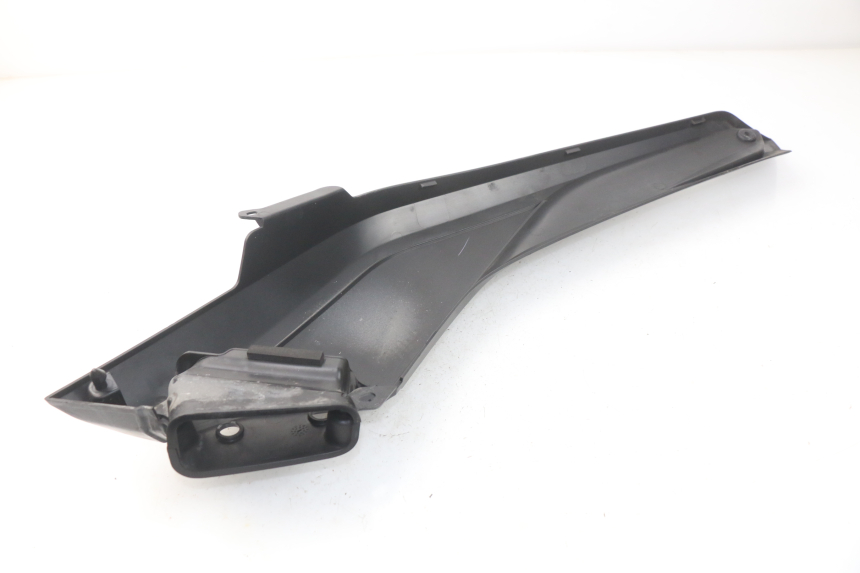 photo de Giunto pedana sinistra YAMAHA YP X-MAX XMAX 400 (2014 - 2017) - Marcature e riferimenti originali