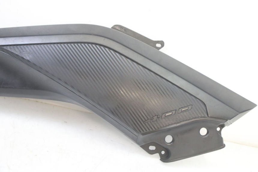 photo de Giunto pedana sinistra YAMAHA YP X-MAX XMAX 400 (2014 - 2017) - Zoom sullo stato d'uso