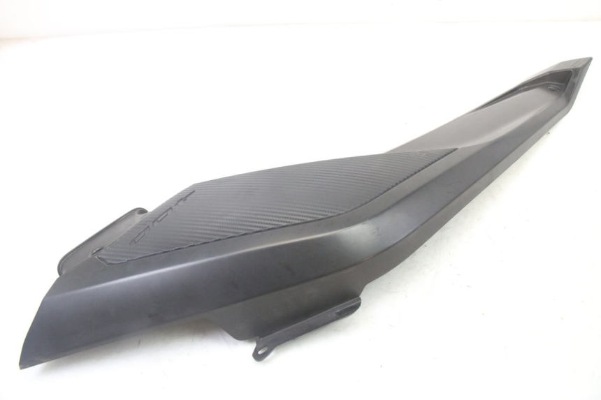 photo de Giunto pedana sinistra YAMAHA YP X-MAX XMAX 400 (2014 - 2017) - Altra angolazione