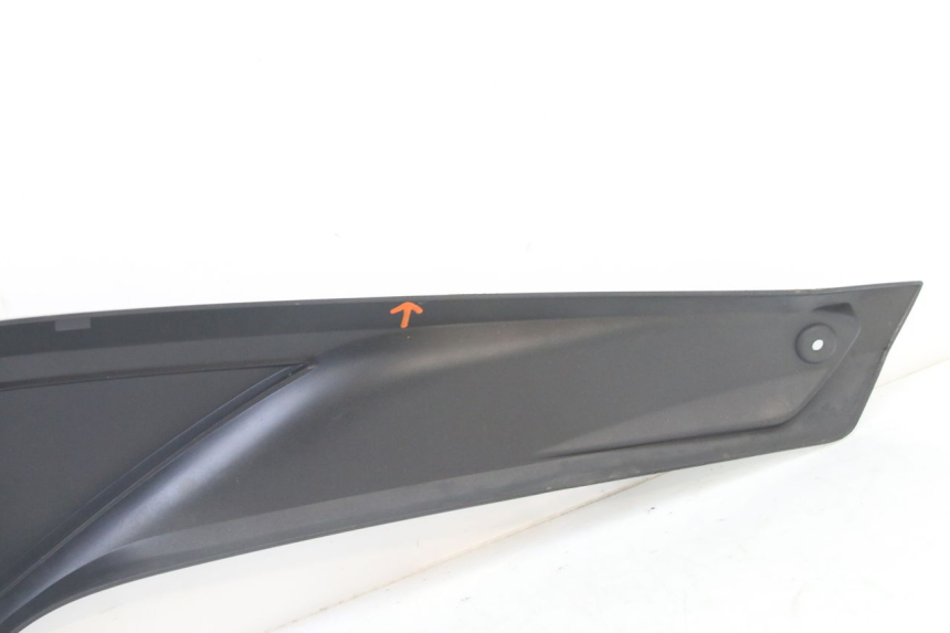 photo de Giunto pedana sinistra YAMAHA YP X-MAX XMAX 400 (2014 - 2017) - Dettagli dei punti di fissaggio