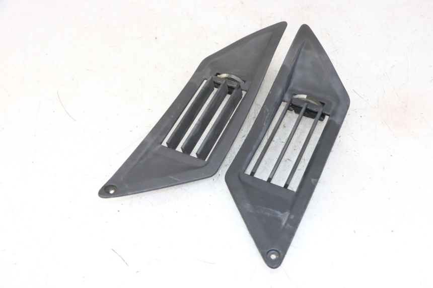 photo de CARENA PEDANA CONGIUNZIONE GILERA NEXUS 300 (2008 - 2013) - Zoom sullo stato d'uso