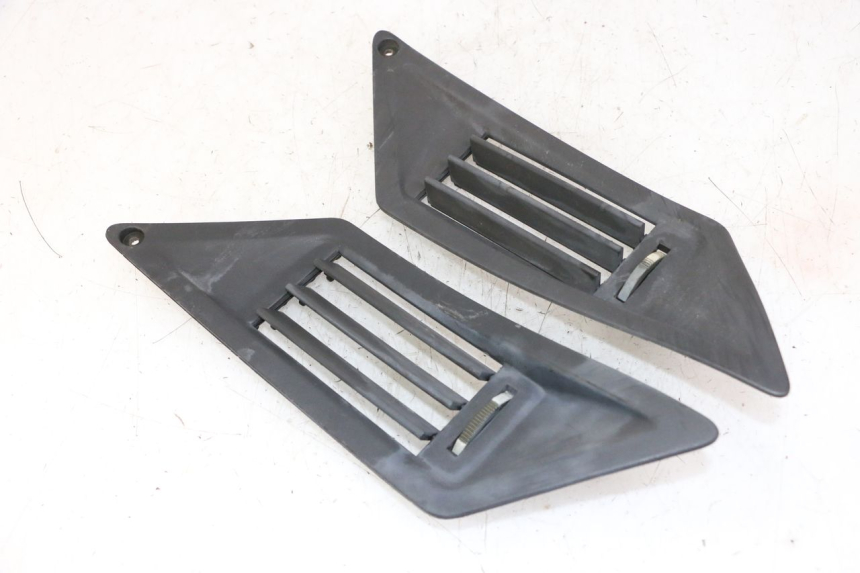 photo de CARENA PEDANA CONGIUNZIONE GILERA NEXUS 300 (2008 - 2013) - Altra angolazione