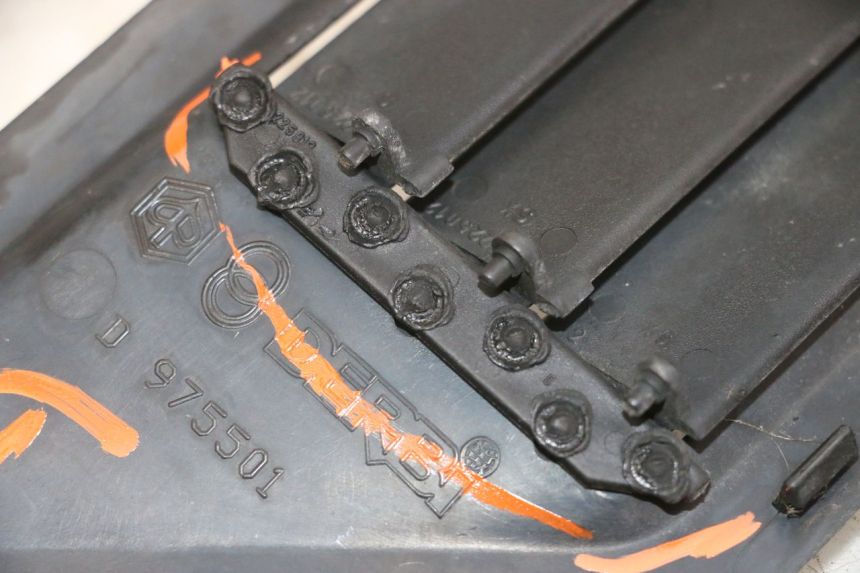 photo de CARENA PEDANA CONGIUNZIONE GILERA NEXUS 300 (2008 - 2013) - Ricambio usato controllato