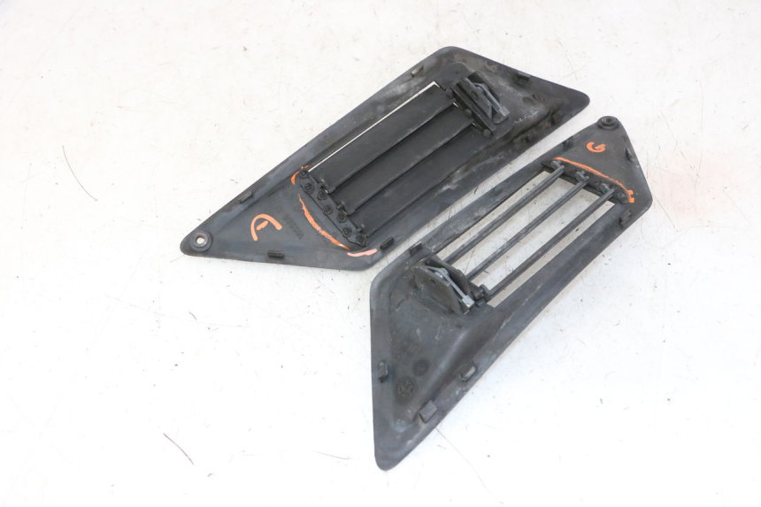 photo de CARENA PEDANA CONGIUNZIONE GILERA NEXUS 300 (2008 - 2013) - Marcature e riferimenti originali