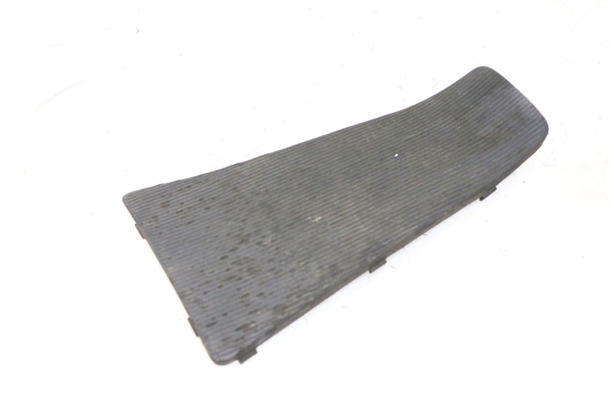 photo de CARENA PEDANA CONGIUNZIONE PIAGGIO LXV 4T 50 (2009 - 2013) - Dettaglio del componente