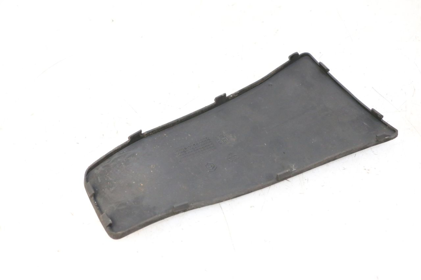 photo de CARENA PEDANA CONGIUNZIONE PIAGGIO LXV 4T 50 (2009 - 2013) - Zoom sullo stato d'uso