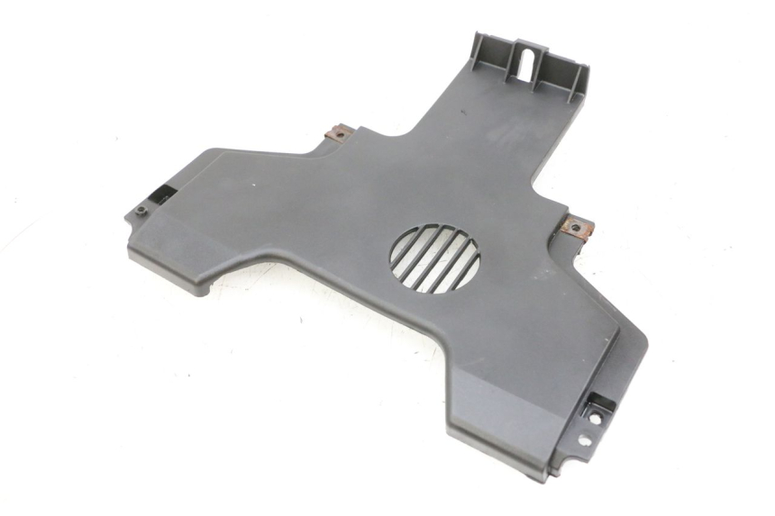 photo de CARENA PEDANA CONGIUNZIONE PIAGGIO MP3 HPE 350 (2018 - 2020) - Primo piano tecnico