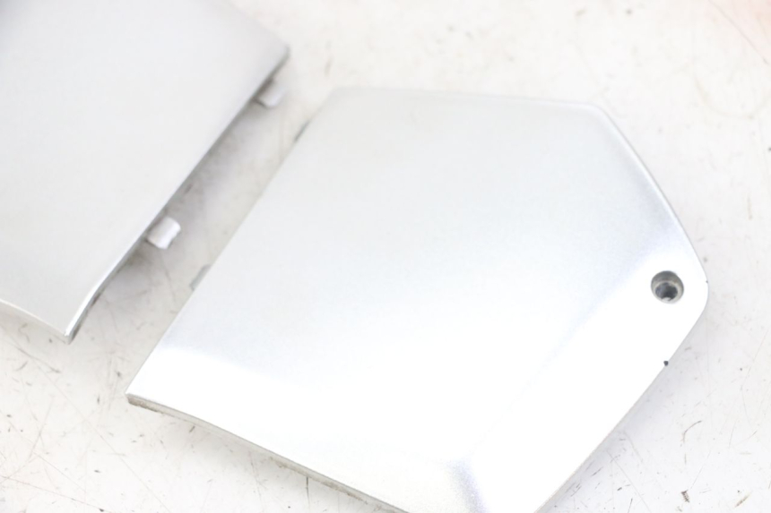 photo de CARENA PEDANA CONGIUNZIONE PIAGGIO MP3 LT 300 (2010 - 2016) - Vista d'insieme del prodotto