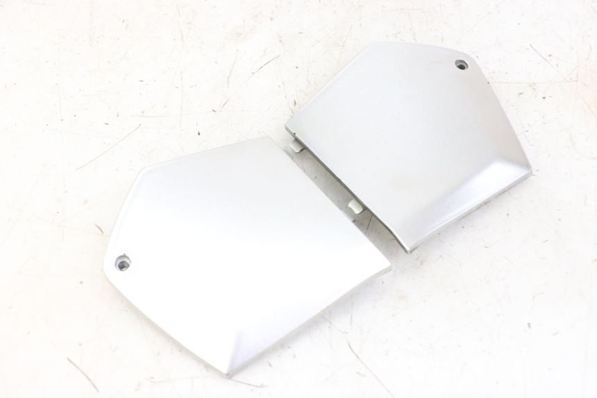 photo de CARENA PEDANA CONGIUNZIONE PIAGGIO MP3 LT 300 (2010 - 2016) - Dettagli dei punti di fissaggio