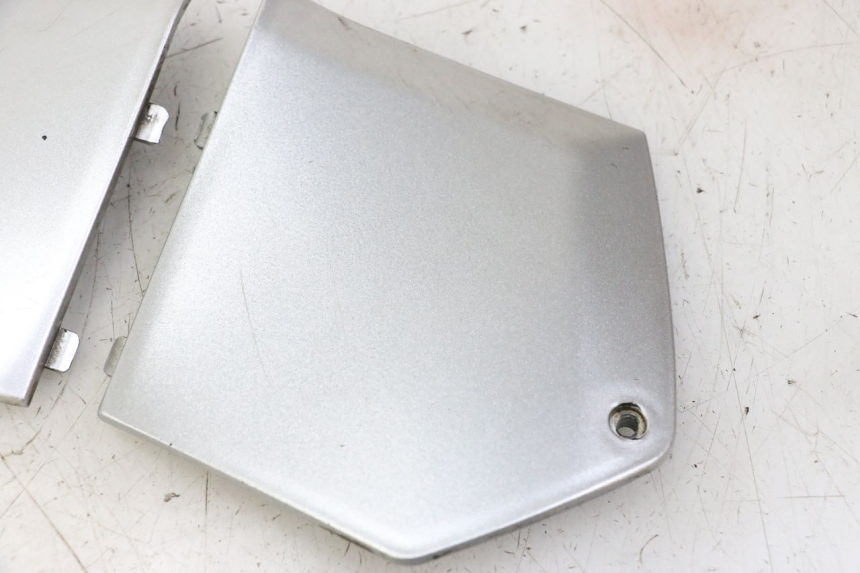 photo de CARENA PEDANA CONGIUNZIONE PIAGGIO MP3 LT 300 (2010 - 2016) - Vista d'insieme del prodotto