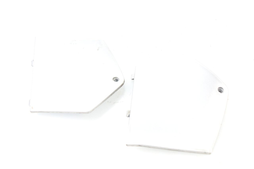 photo de CARENA PEDANA CONGIUNZIONE PIAGGIO MP3 125 (2006 - 2014) - Dettaglio del componente