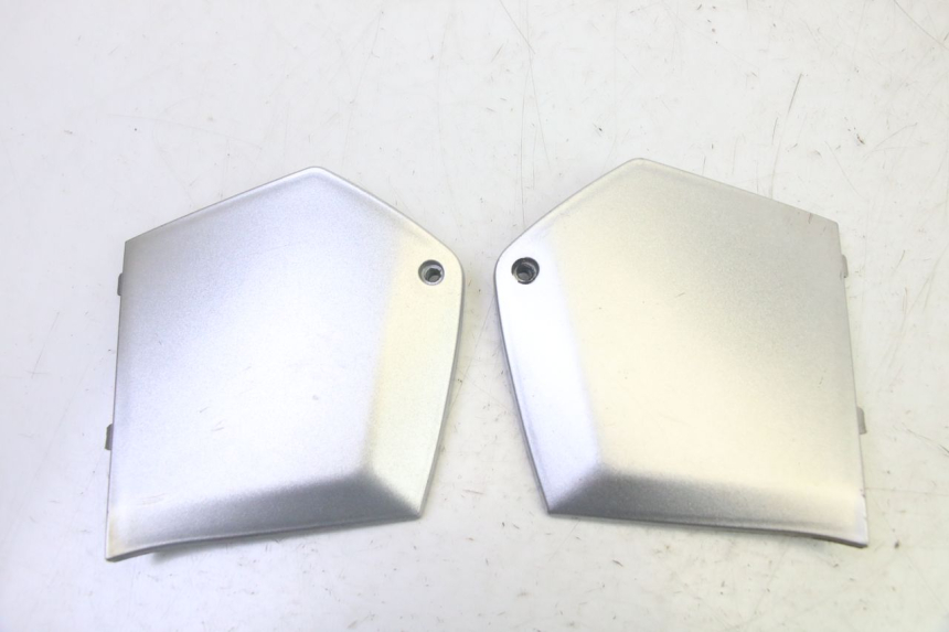 photo de CARENA PEDANA CONGIUNZIONE PIAGGIO MP3 125 (2006 - 2014) - Vista principale