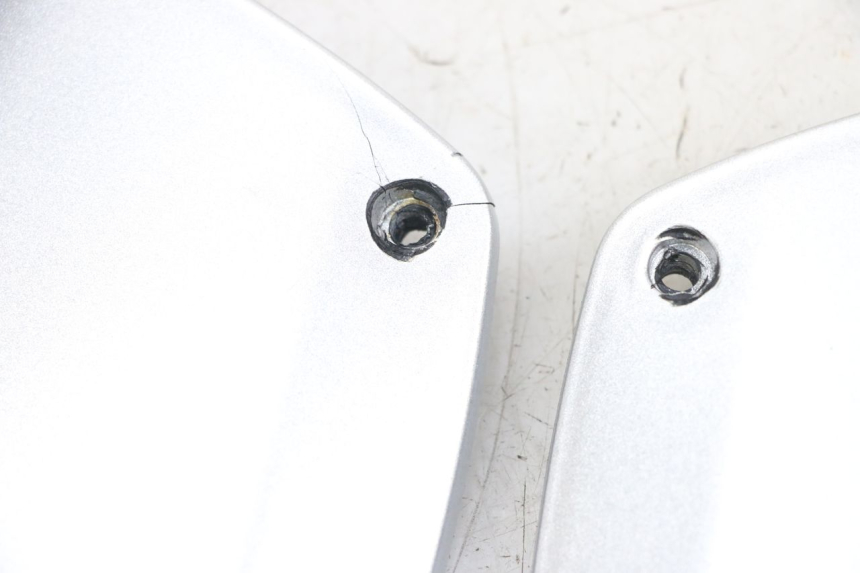 photo de GIUNZIONE PEDANA PIAGGIO MP3 RL 250 (2006 - 2010) - Vista d'insieme del prodotto