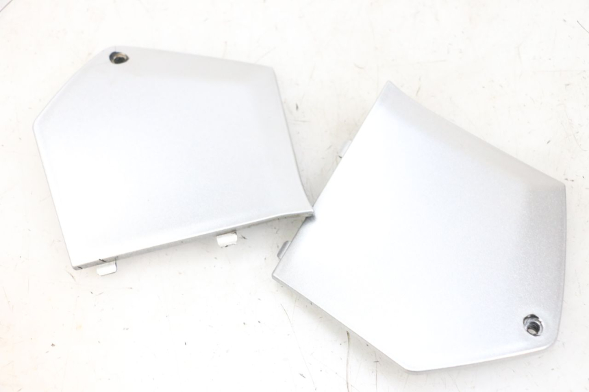 photo de GIUNZIONE PEDANA PIAGGIO MP3 RL 250 (2006 - 2010) - Stato della superficie e materiale