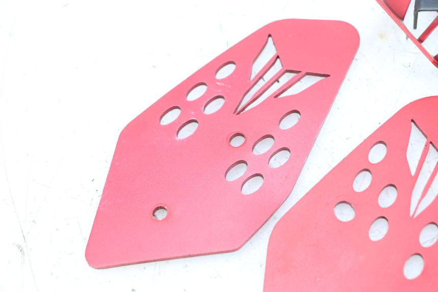 photo de CARENA PEDANA CONGIUNZIONE YAMAHA MT-07 MT07 ABS 700 (2018 - 2020) - Zoom sullo stato d'uso