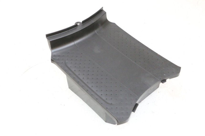 photo de CARENA PEDANA CONGIUNZIONE YAMAHA NEO'S CORE 1 (2022 - 2026) - Primo piano tecnico